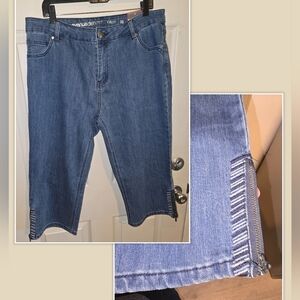 NWT! Avenue Denim Capri Side Zip Leg Cropped Blue Jeans Stretch Women's Plus 16